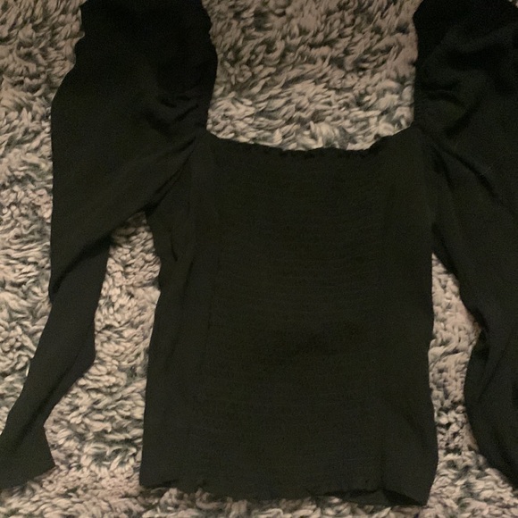 Reformation Black Puff Shoulder top - Picture 4 of 6